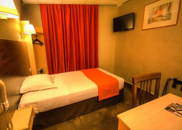 Des Trois Gares Hotel 3*