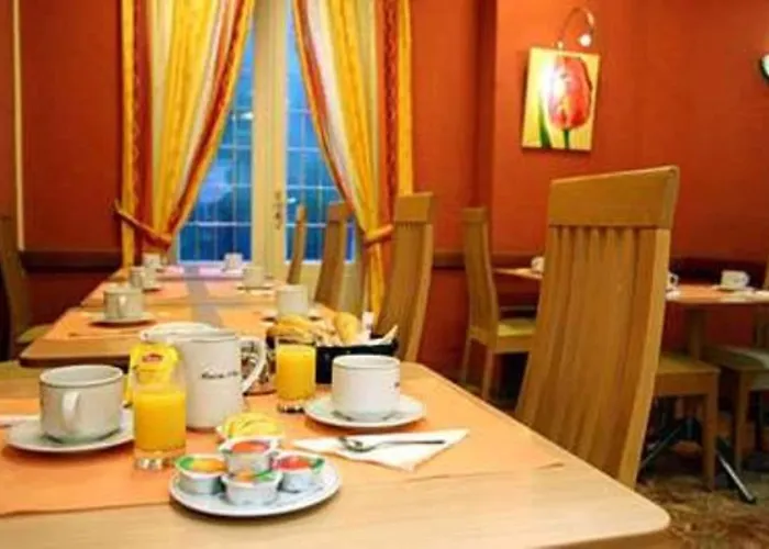 Des Trois Gares Hotel 3*