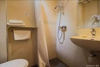 Отель Des Trois Gares 3*