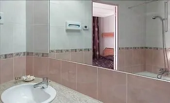 Des Trois Gares Отель Париж