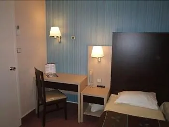 Des Trois Gares Отель Париж