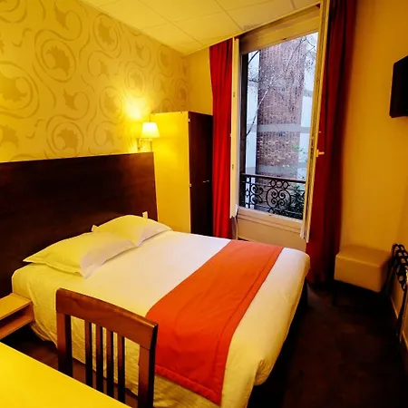 Des Trois Gares 3*