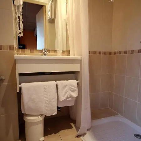 Отель Des Trois Gares 3*