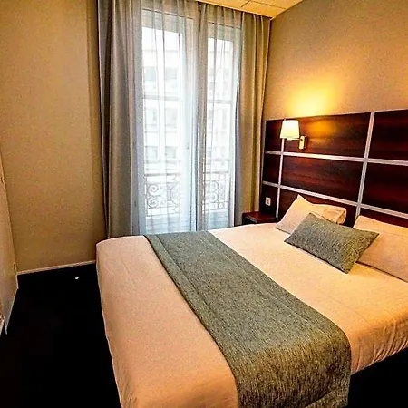 Des Trois Gares Hotel 3*