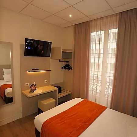 Des Trois Gares 3*