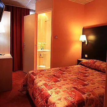Des Trois Gares 3*