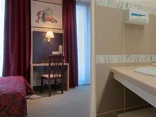 데 트루아 가르 호텔