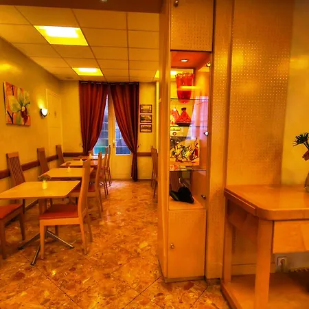 Des Trois Gares Hotel 3*