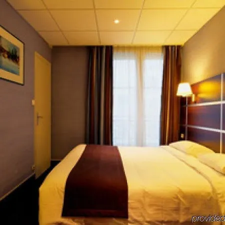Des Trois Gares Hotel 3*