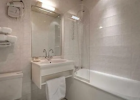 Hotel Des Trois Gares 3*