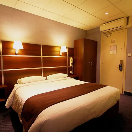 Des Trois Gares Hotel 3*